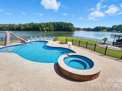 8424 Catawba Cove Dr