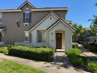 3801 Esplanade Cir