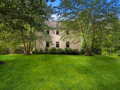 2 Bassett Brook Ln