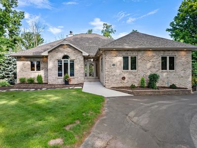 2226 Fairfield LANE