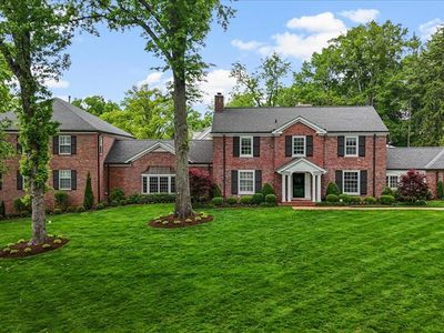 7 Greenbriar Dr