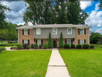 2400 Meadowlark Dr