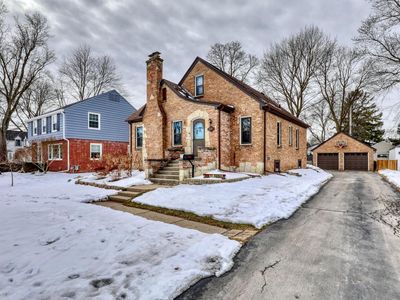 5739 South 113th STREET