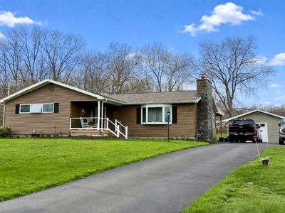 16 Acorn Ave
