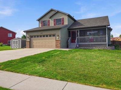 7230 Castlewood Dr