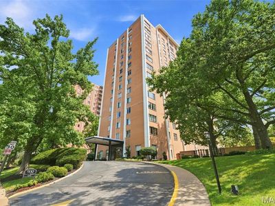 900 S Hanley Rd APT 1D