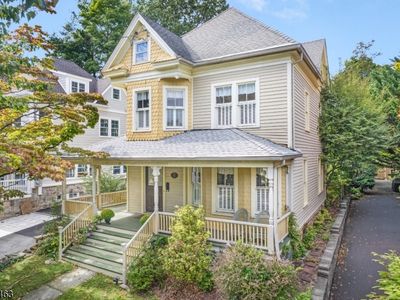 35 Maple Ave