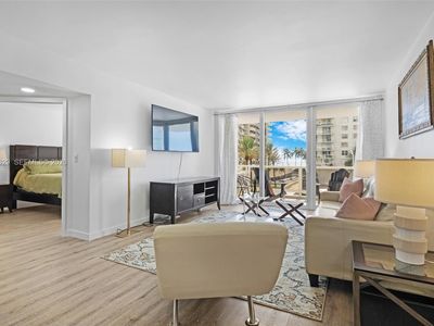 5700 Collins Ave APT 4C