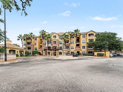8539 GATE Parkway W #633