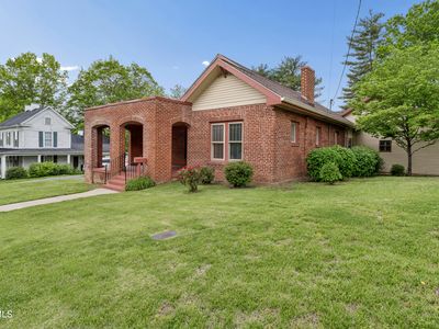 504 W Main St
