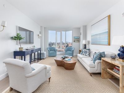 100 Lovejoy Wharf Unit 8J