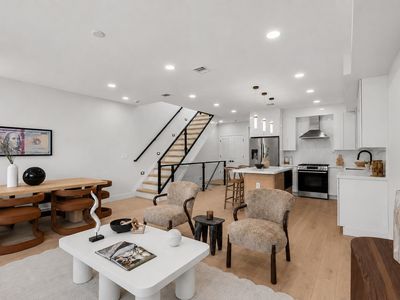 99 Van Horne St #2