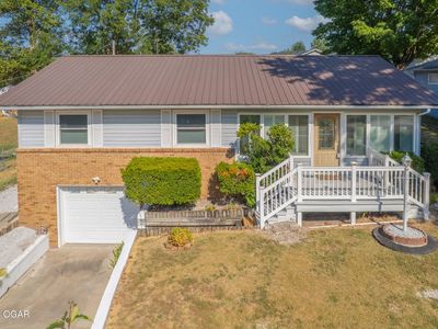 1305 Benton Ave