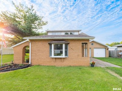 Property at 2011 E Longshore Pl, Peoria Heights, IL