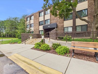450 Raintree Ct Unit 2K