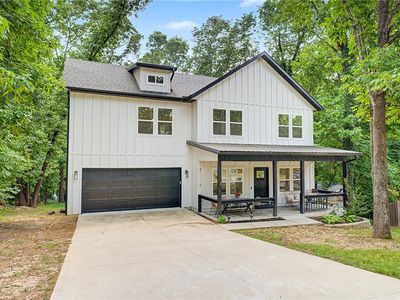 3 Runnymede Cir