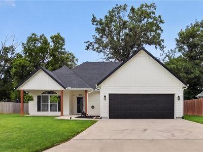 1205 Lakewood Dr