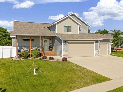 6835 Sahalee Dr