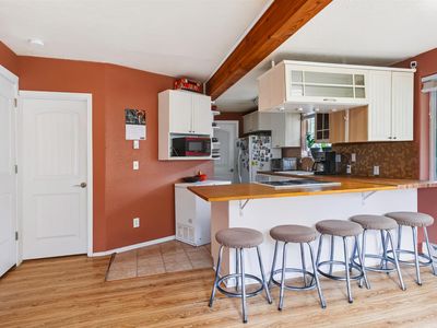 1150-1152 Woodland Ave