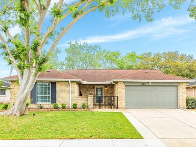 910 E Primrose Meadows Cir