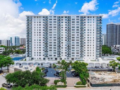 3015 N Ocean Blvd APT 3I