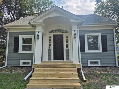 404 E 5th St
