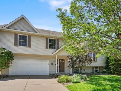 5128 Woodland Ct