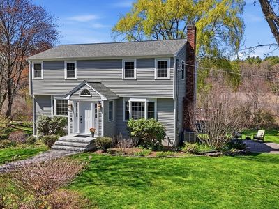 4 Meadow Brook Rd
