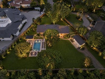 31 E Shady Ln