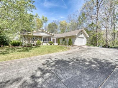 27 E Dogwood Ln