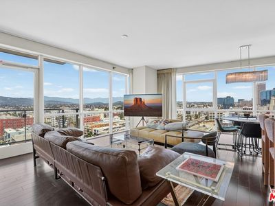 3785 Wilshire Blvd APT 1212