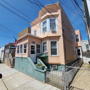 6009 Adams St