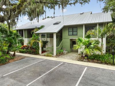 5250 SE Seascape Way #102
