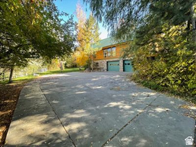 187 Waterhole Way