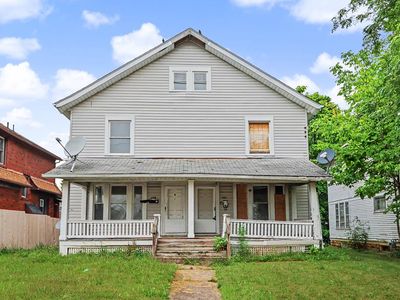424-426 W 5th St