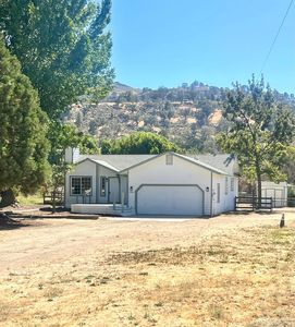 23441 Lakeview Dr