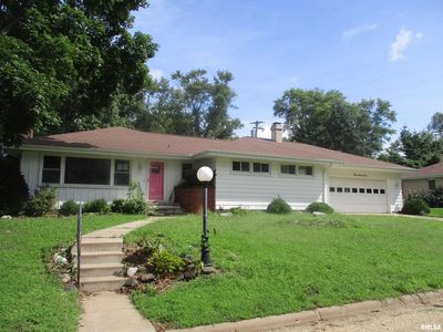 917 Lawndale Ave