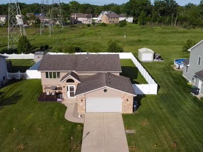 1115 Lakeside Dr