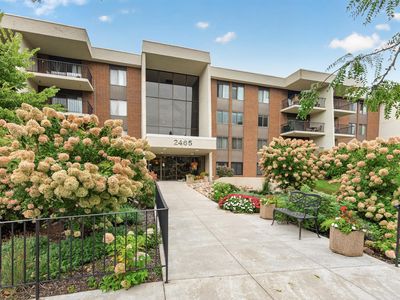 2465 Londin Ln E APT 212