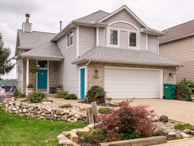 1821 Lakeview Dr