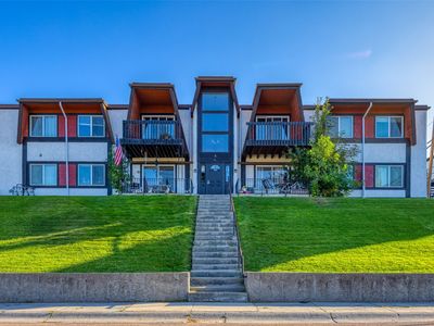 222 13th Ave S APT 4