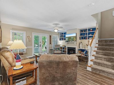 Property at 207 Hurst Haven Dr, Grand Rivers, KY