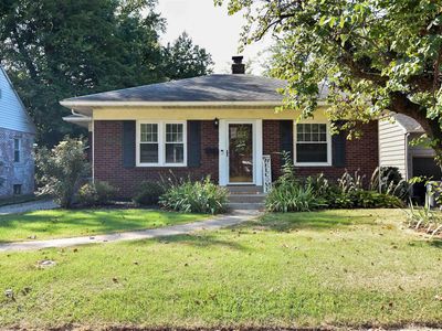 2113 E Chandler Ave