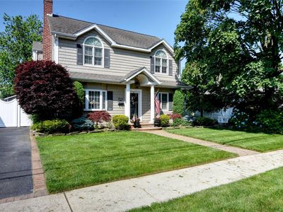 2644 Colonial Avenue