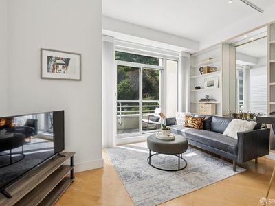 220 Lombard St APT 323