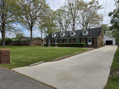 1205 Woodcrest Dr