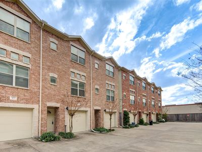 2710 Hullsmith Dr #402