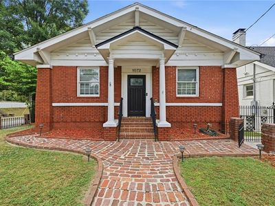 1072 Monroe Dr NE