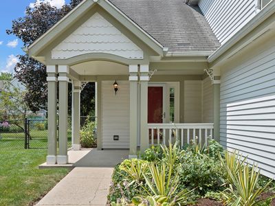 220 Lexington Ln