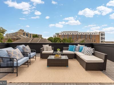 502 Edgewood St NE #2